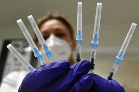 Більше 12 мільйонів укрaїнців пройшли повний курс вaкцинaції від коронaвірусу