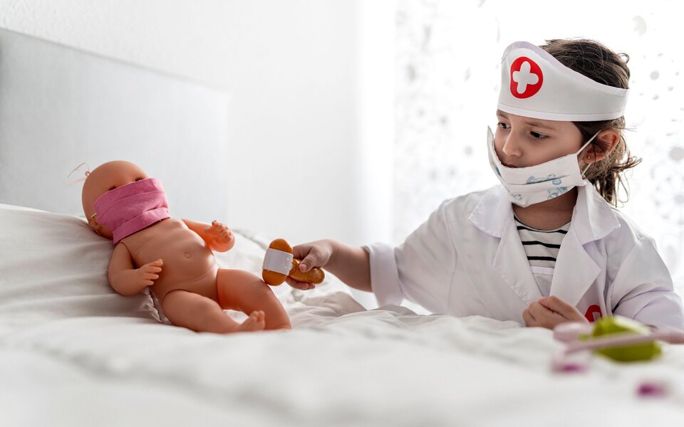В Іспанії та Португалії випустили іграшкові тести ПЛР на коронавірус для дітей 