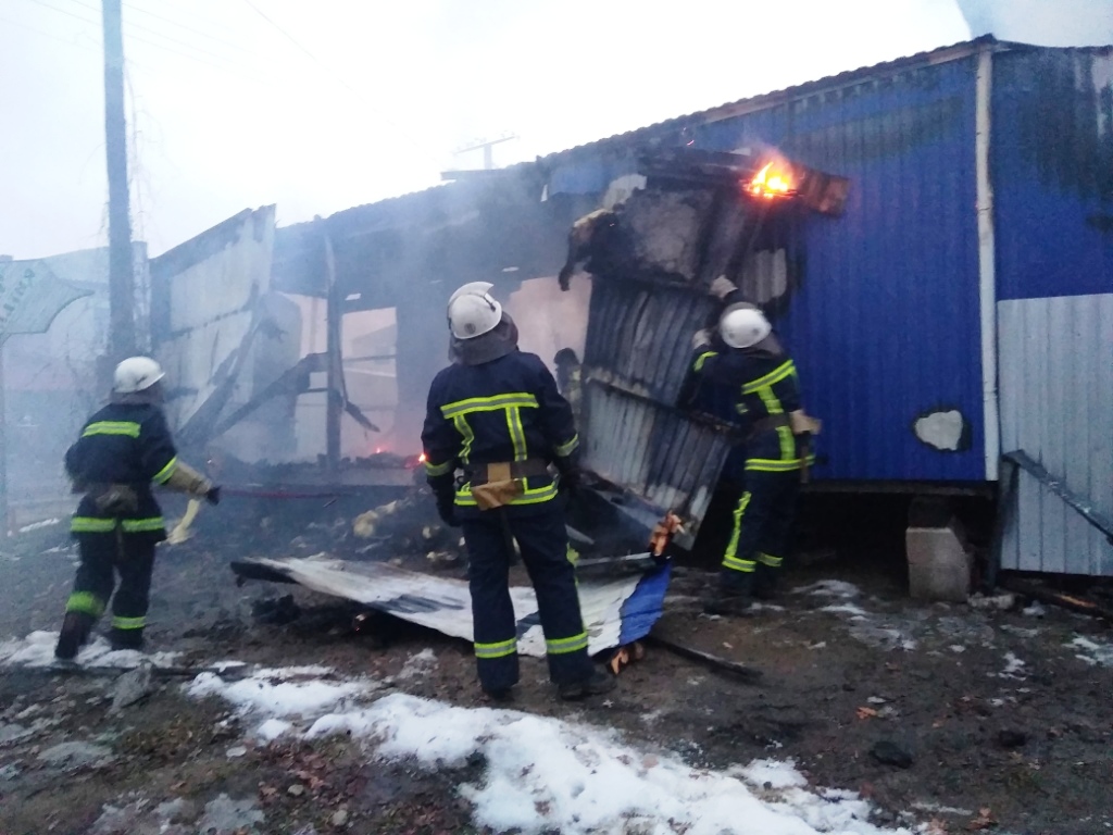 На Вінниччині рятувальники ліквідували загоряння будівельного вагончика