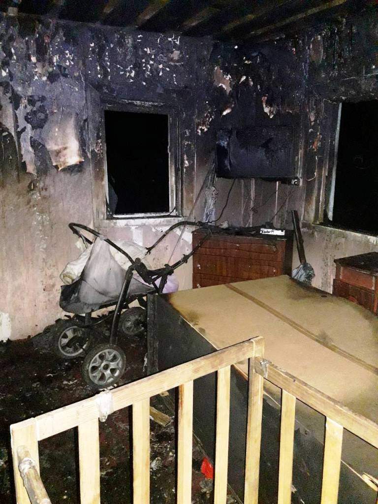 У Житомирській області півторарічний хлопчик влаштував пожежу і згорів з сестрою