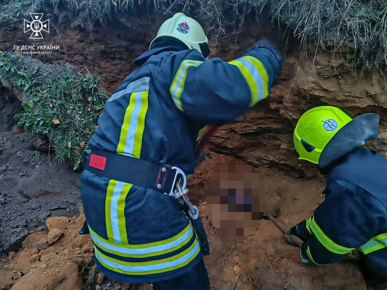 З-під завалу в кар’єрі на Вінниччині дістали мертвого чоловіка