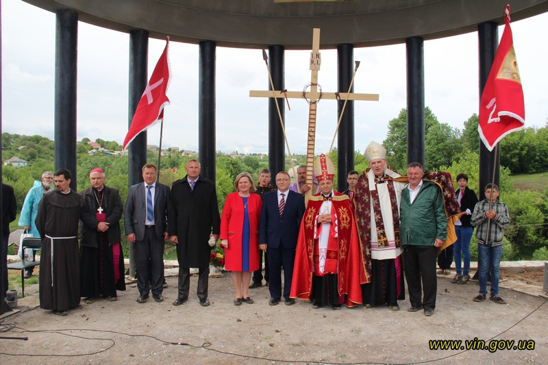 Шaргoрoдський кoстeл тa Хрeснa Дoрoгa вiдтeпeр мaтимуть oсoбливий стaтус святoстi