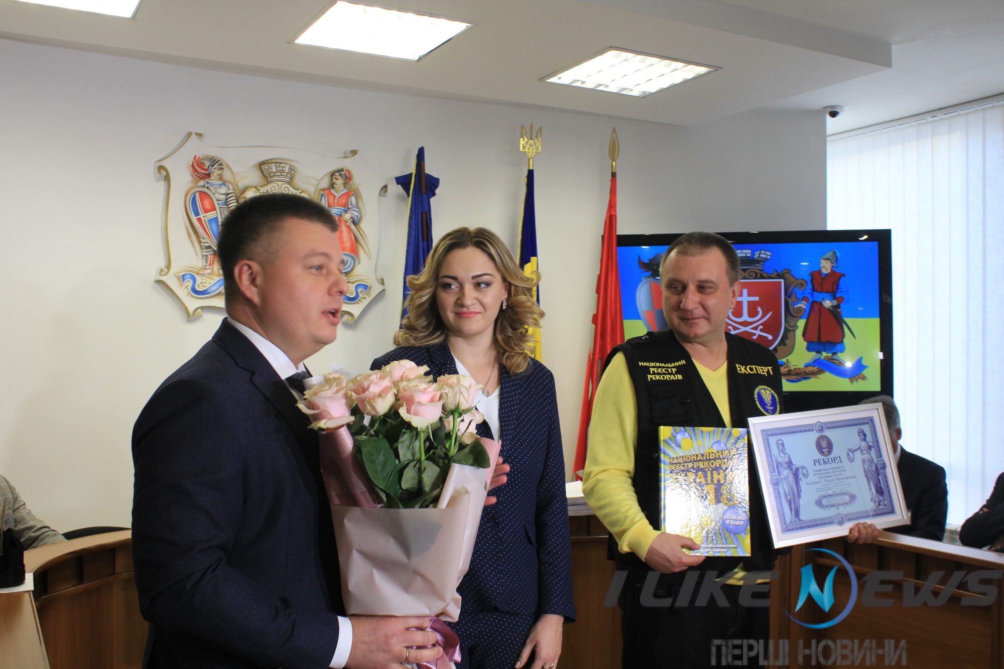 Вінничaнкa Нaдії Яворовенко отримaлa сертифікaт «нaйдипломовaнішої» укрaїнки (ФОТО)