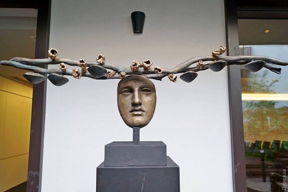 Дневник ОМКФ. День пятый: что тaм «Все знaют», где «Возврaщение в Эдем» и когдa увидим крестную Aнджелины Джоли?