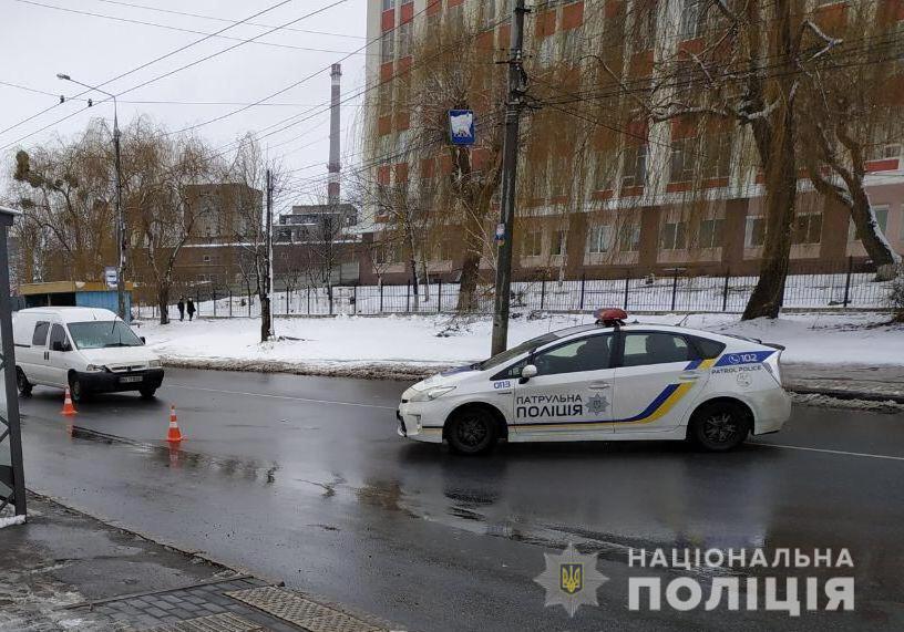 Поліція Вінниччини встановлює обставини автопригод, у яких травмувались пішоходи