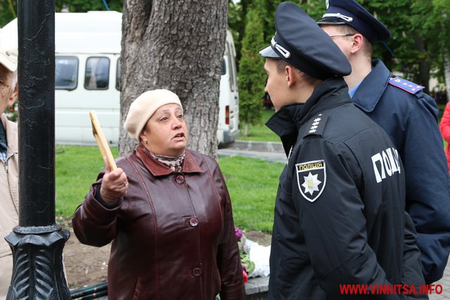 Поліція просить вінничан уникати конфліктів у День пам’яті та День Перемоги