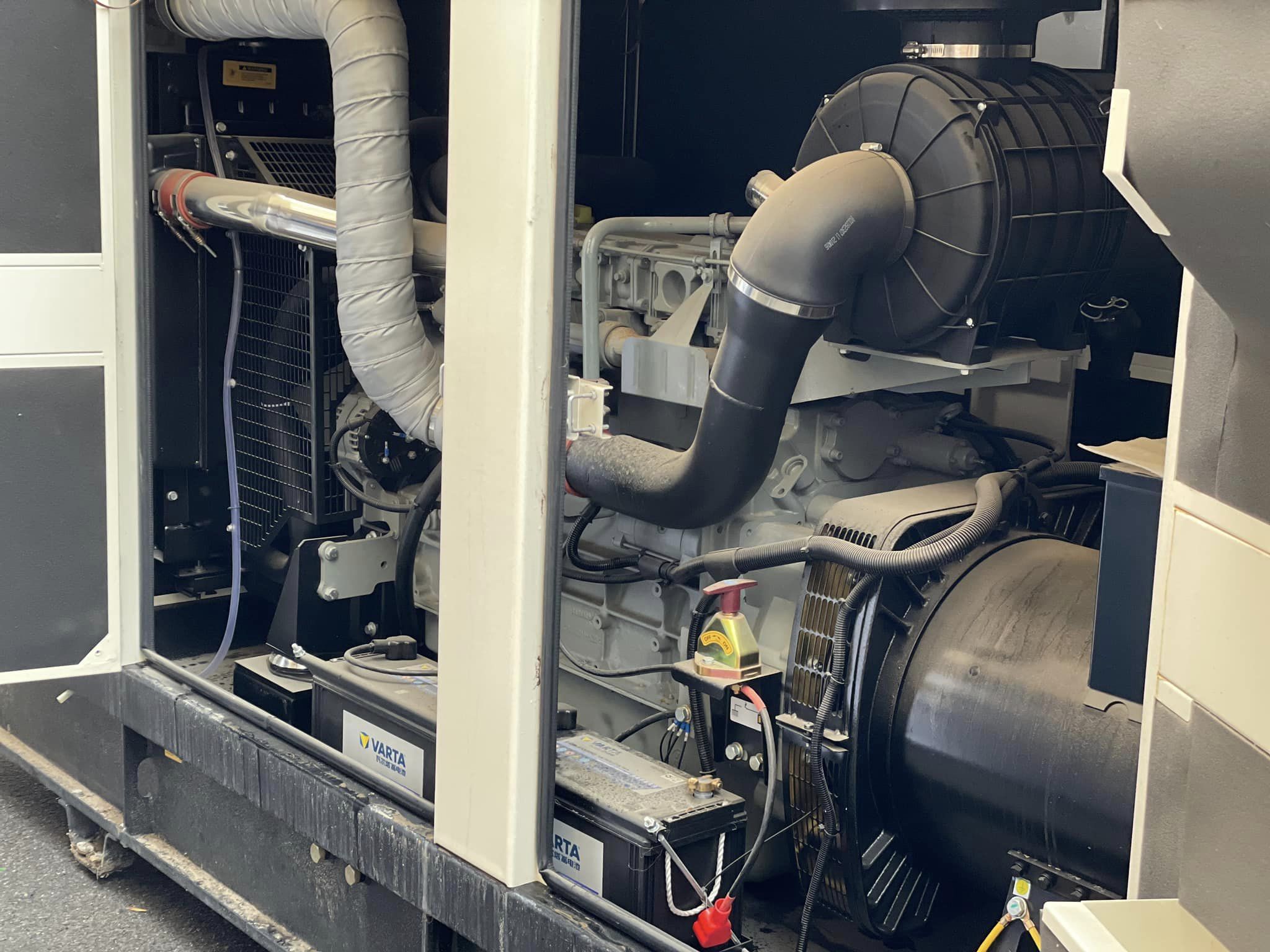  Вінницькому торговельно-економічному інституту передали генератор