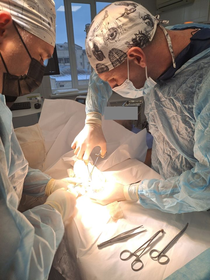 Вінницькі лікарі успішно видалили швейну голку з коліна хлопчика