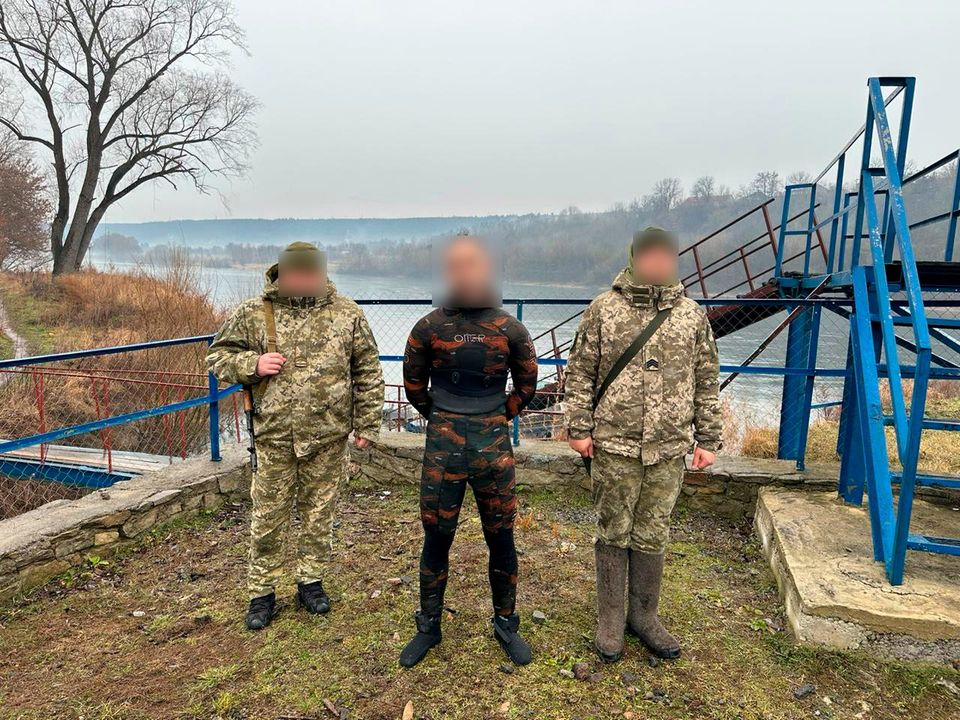Прикордонники зупинили спроби нелегального перетину кордону на Вінниччині: затримано трьох осіб