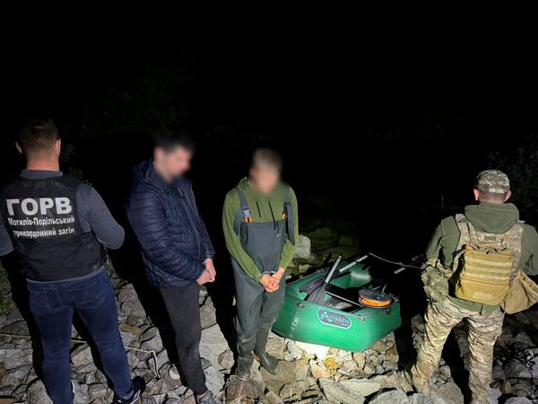  Спроба нелегально перетнути кордон: прикордонники затримали двох українців на шляху до Молдови