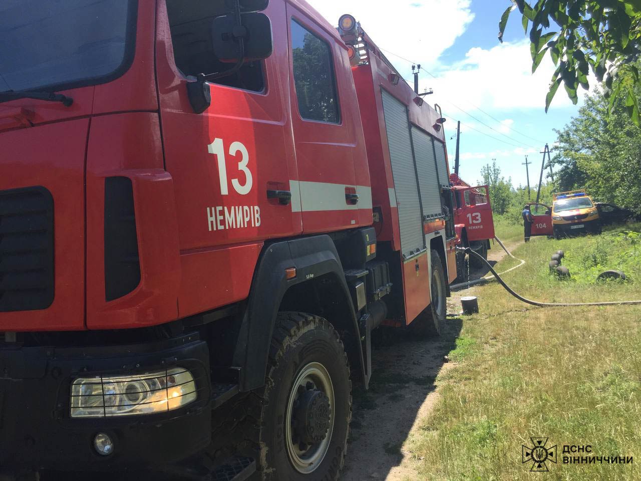 У Вінницькому районі рятувальники ліквідували пожежу господарчої будівлі