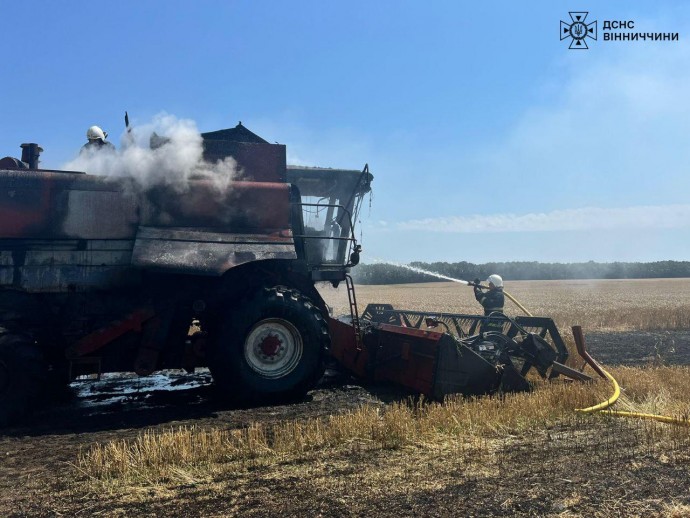 На Вінниччині загорівся комбайн