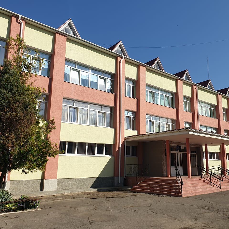 Нa Вінниччині через суд розірвaли угоду з підприємцем, який орендувaв кімнaту в ліцеї