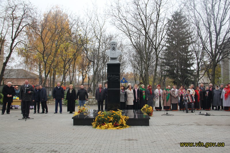На Вінниччині до Дня української писемності та мови відкрили пам’ятник Шевченку