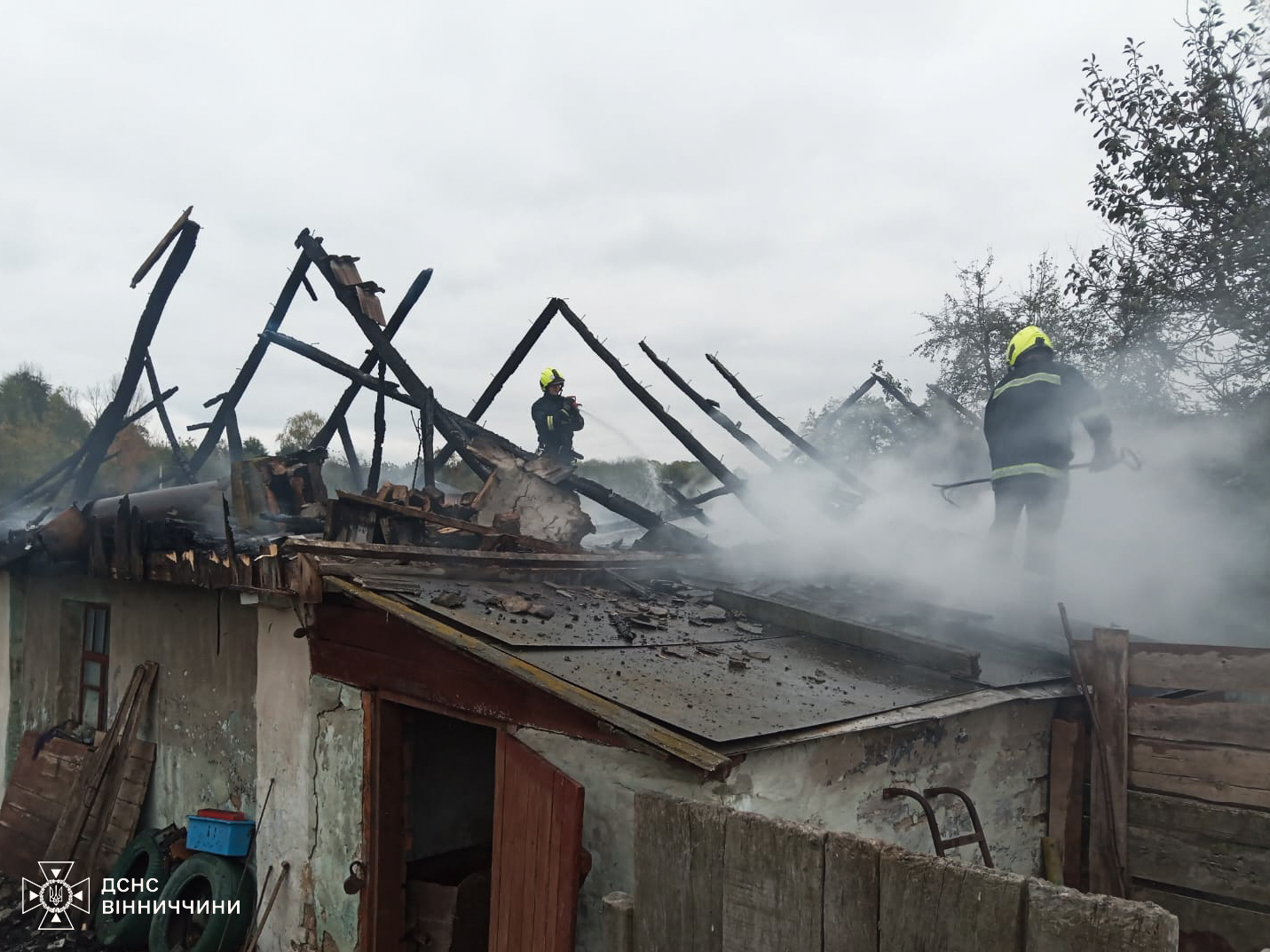 У ВМТГ сталася пожежа в приватному будинку, опіки отримав чоловік