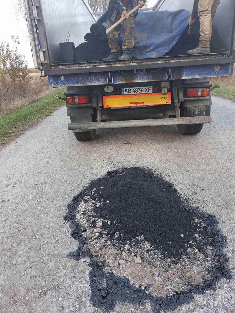 На Вінниччині фермер відремонтував дороги - найбільше зраділи перевізники