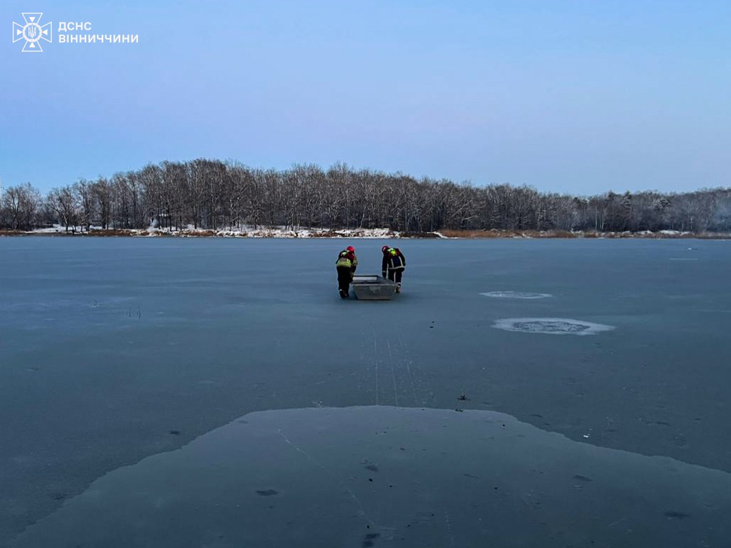  На Вінниччині рятувальники виявили тіло чоловіка під кригою