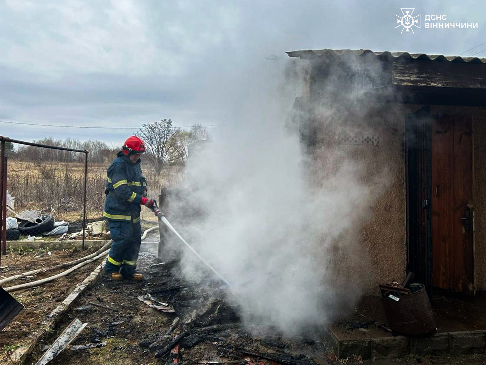 На Вінниччині господарка будинку ліквідувала пожежу до приїзду рятувальників