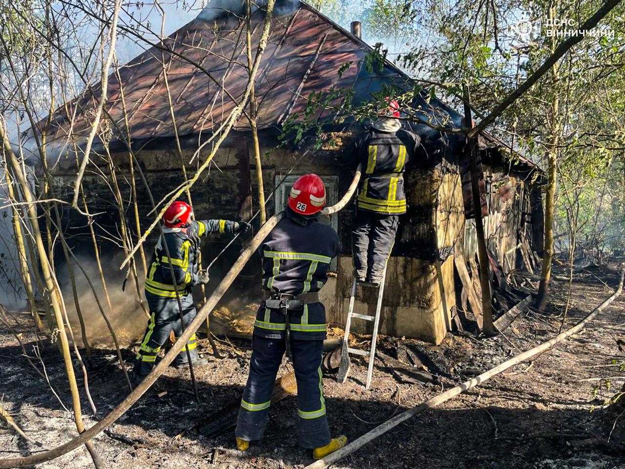  Вогонь у приватному секторі: чотири пожежі за добу на Вінниччині