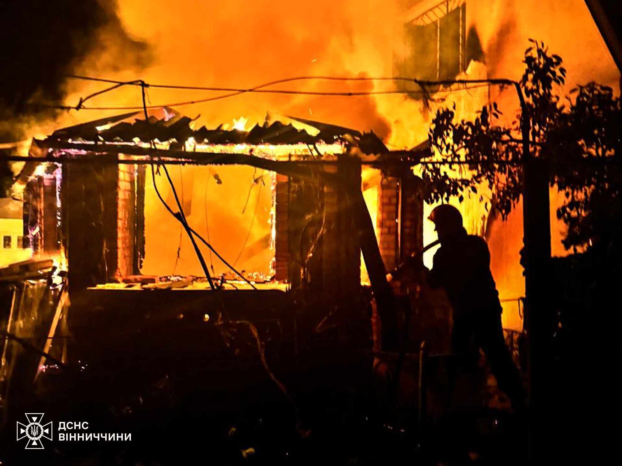 В престижній забудові неподалік Вінниці сталася пожежа