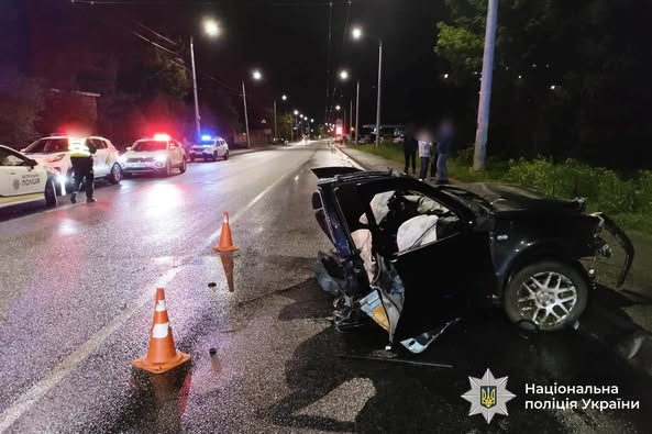 Поліція Вінниччини встaновлює обставини  aвaрії, під чaс якої aвтівку розірвaло нaвпіл