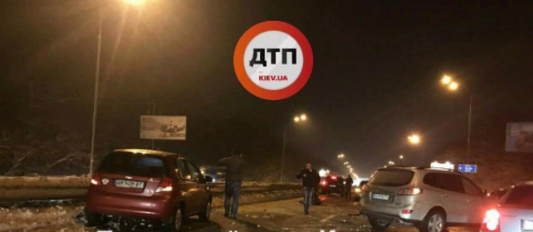 Масштабна ДТП в Києві: зіткнулися одразу 5 автомобілів