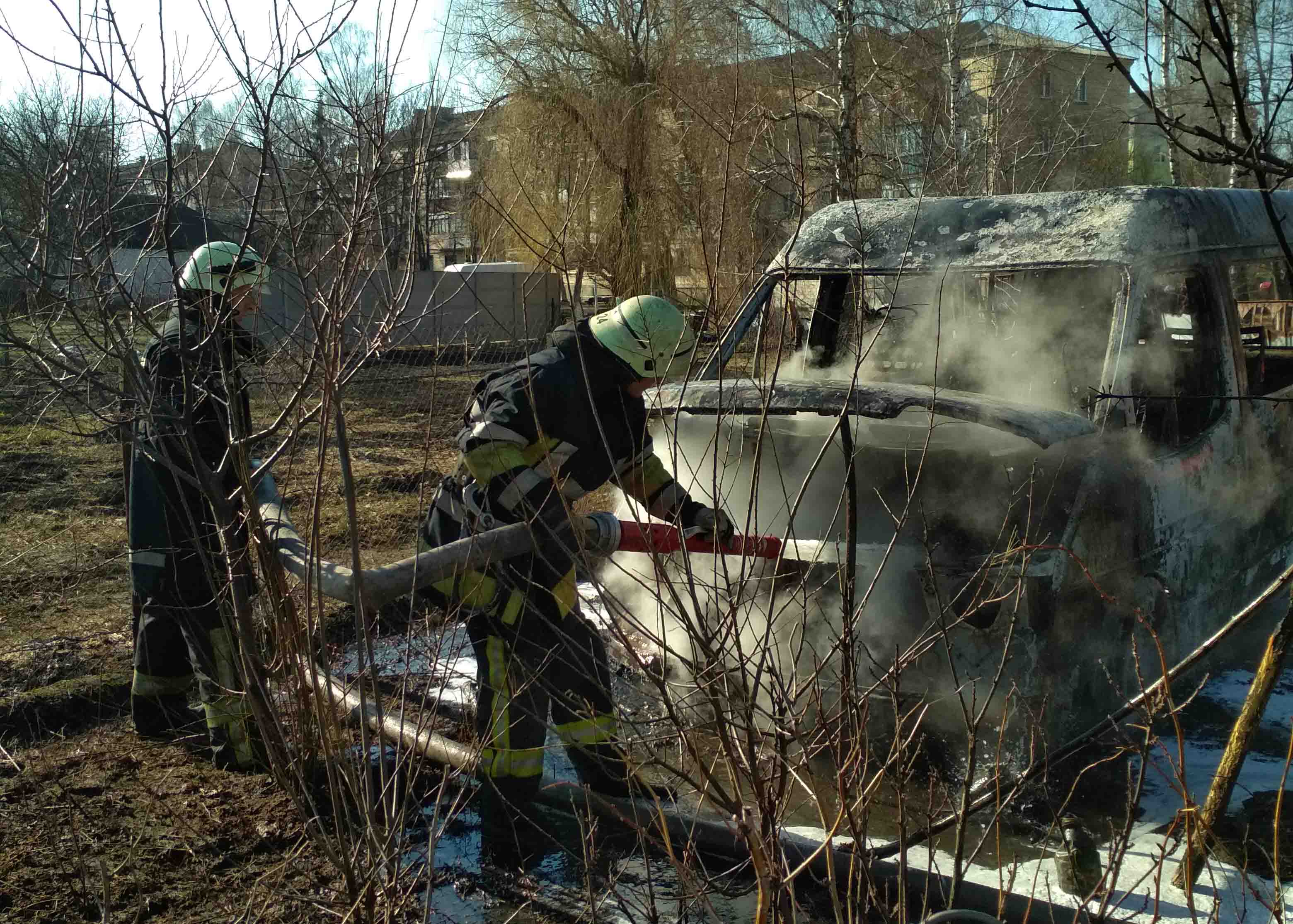 На Київщині згорів мікроавтобус
