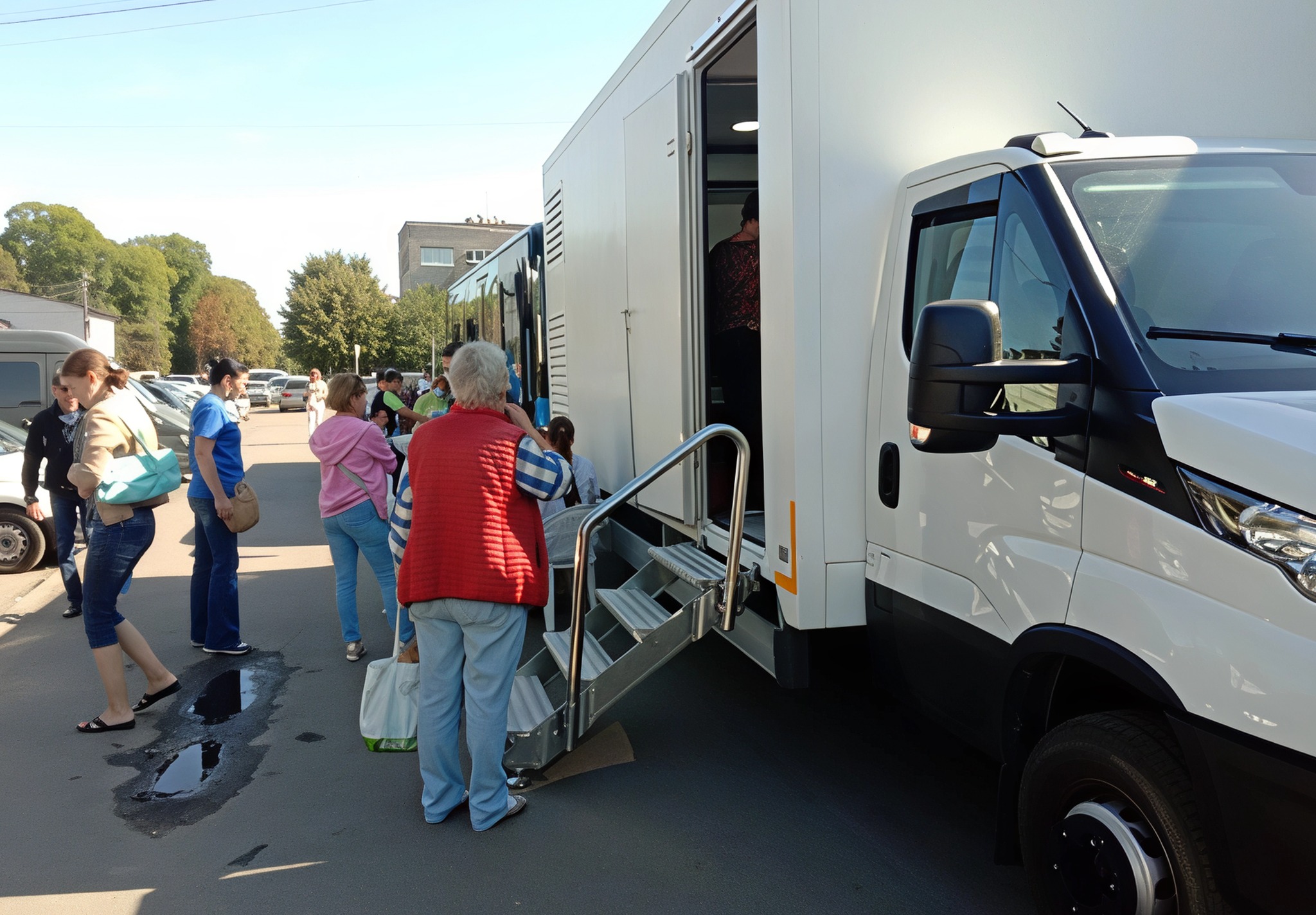 «Майданчик здоров’я» та Вакцинобус завітали до Козятина: сотні жителів пройшли обстеження та щеплення