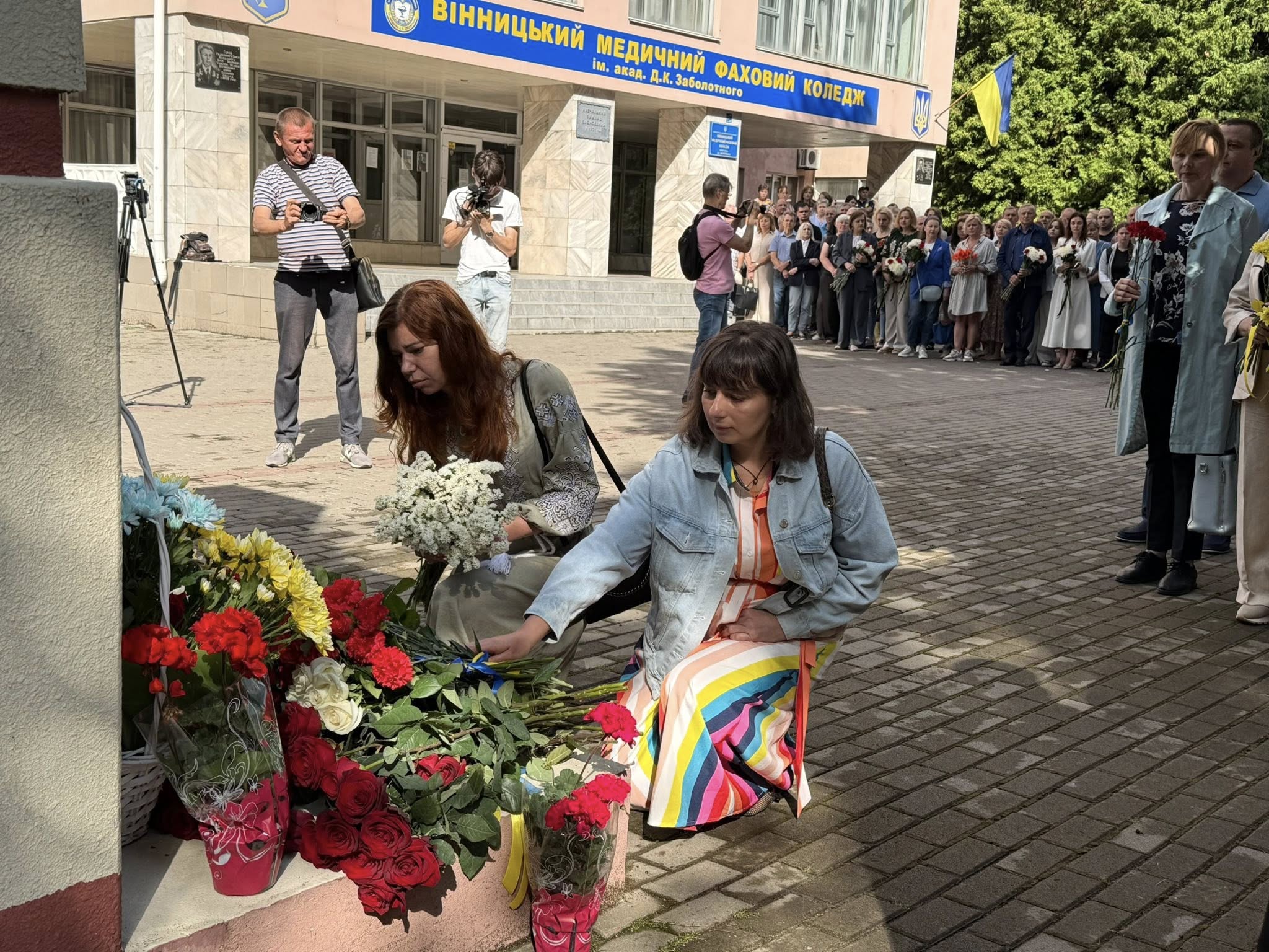 "Посвіт пам’яті": на Вінниччині вшанували медиків, які загинули на війні