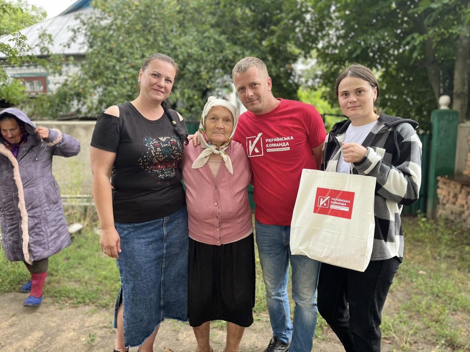 Тепло сердець і допомога у важкий час: «Українська команда» завітала до Баланівки