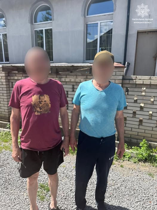 Загубився на вулиці — патрульні допомогли 76-річному чоловіку повернутися додому