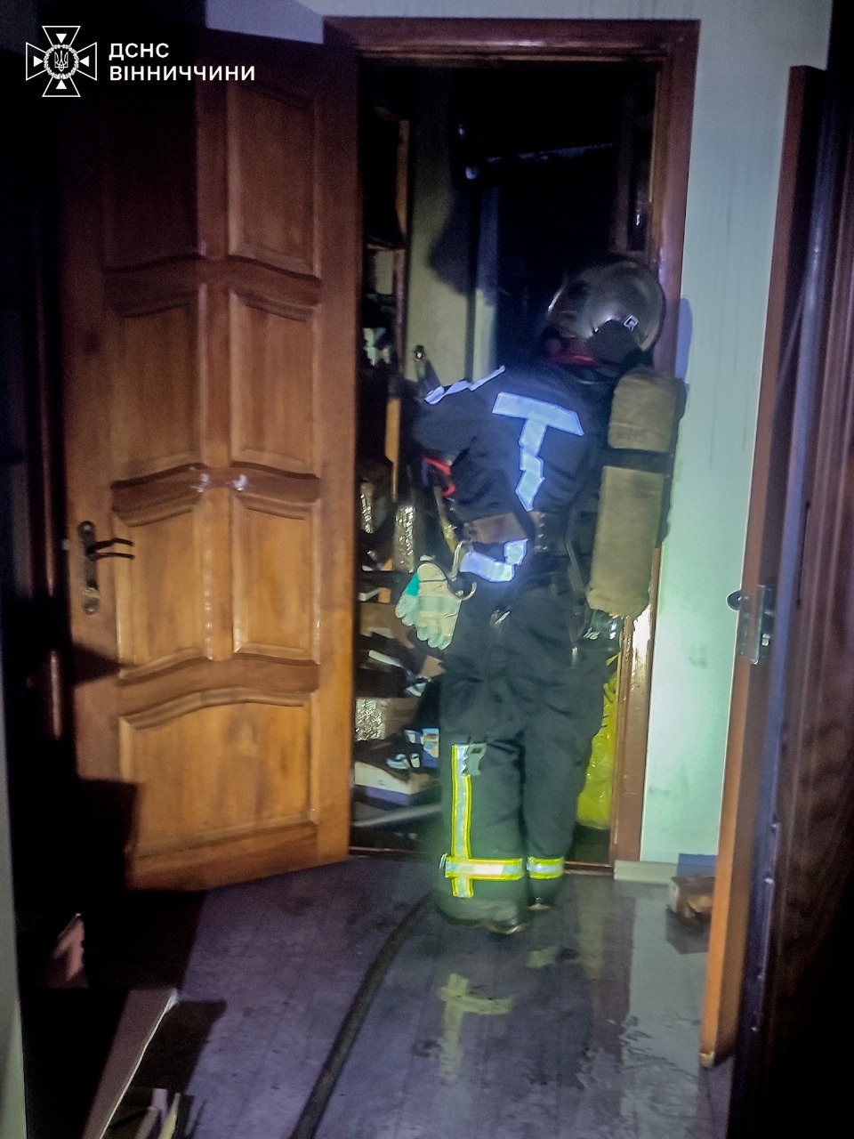 Нічна пожежа у Вінниці: евакуйовано 9 людей з двоповерхівки