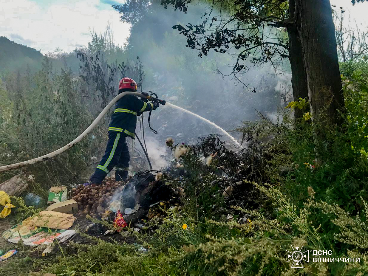 На Вінниччині літня жінка, яка спалювала сміття, отримала опіки
