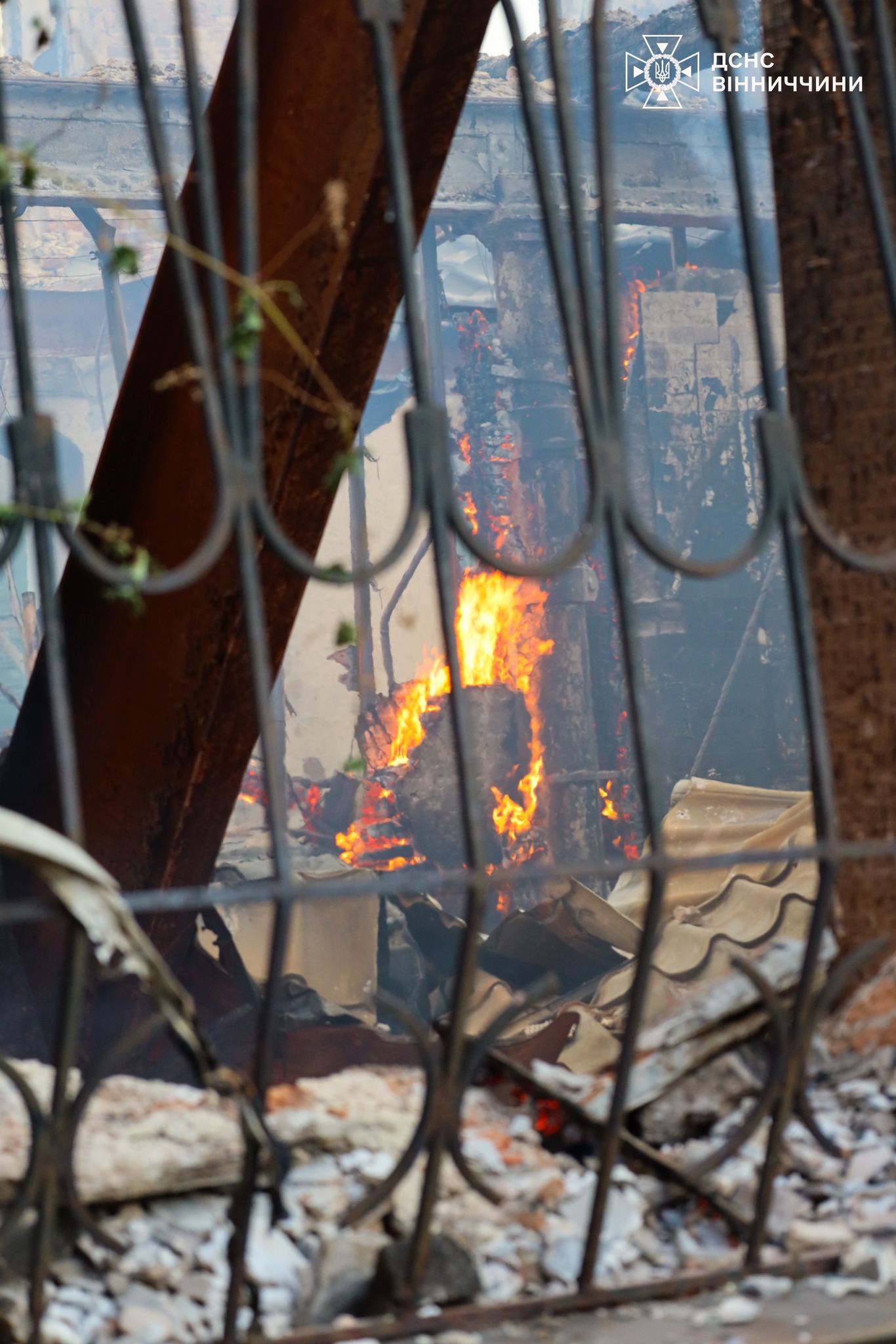 До ліквідації пожеж, які виникли через атаку дронів на Вінниччині, залучали спецпотяг Укрзалізниці