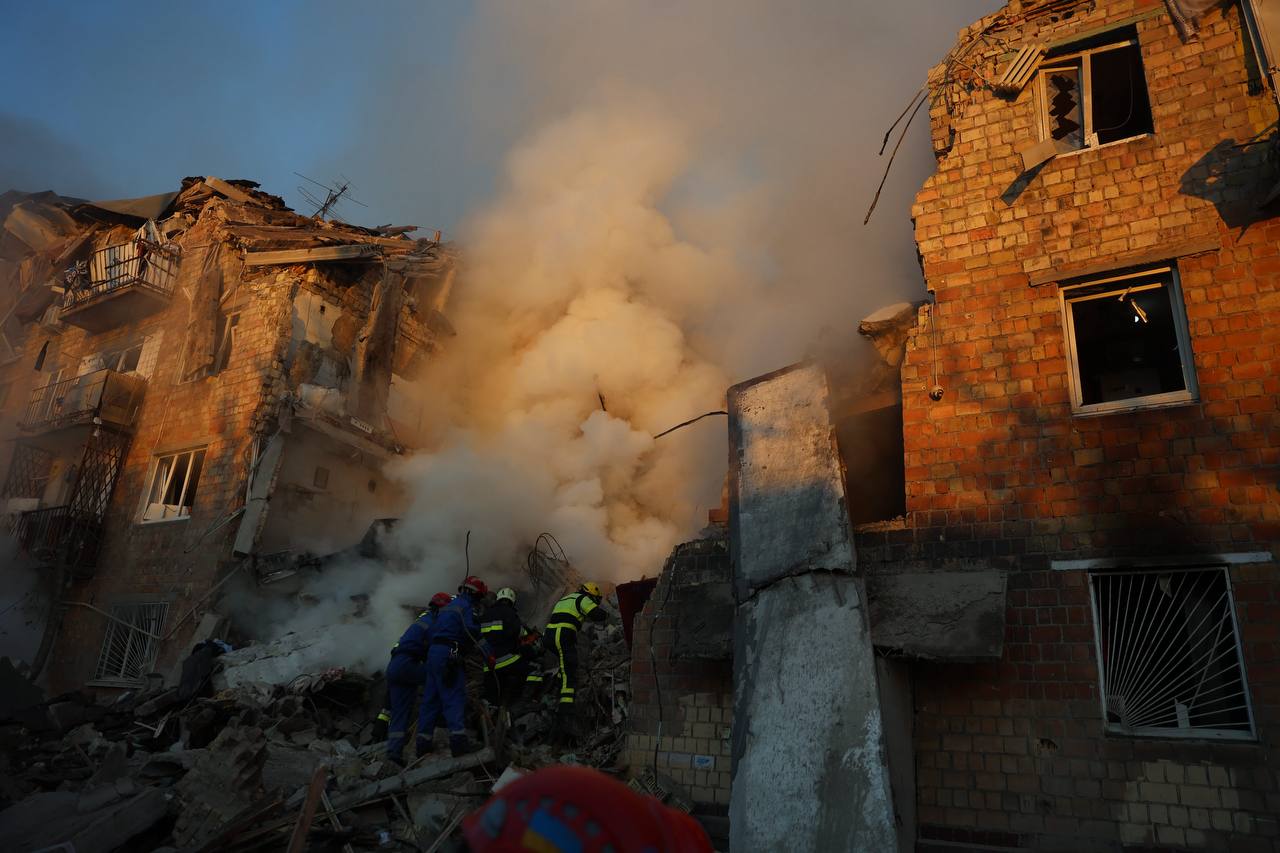 У Києві тривaє рятувaльнa оперaція