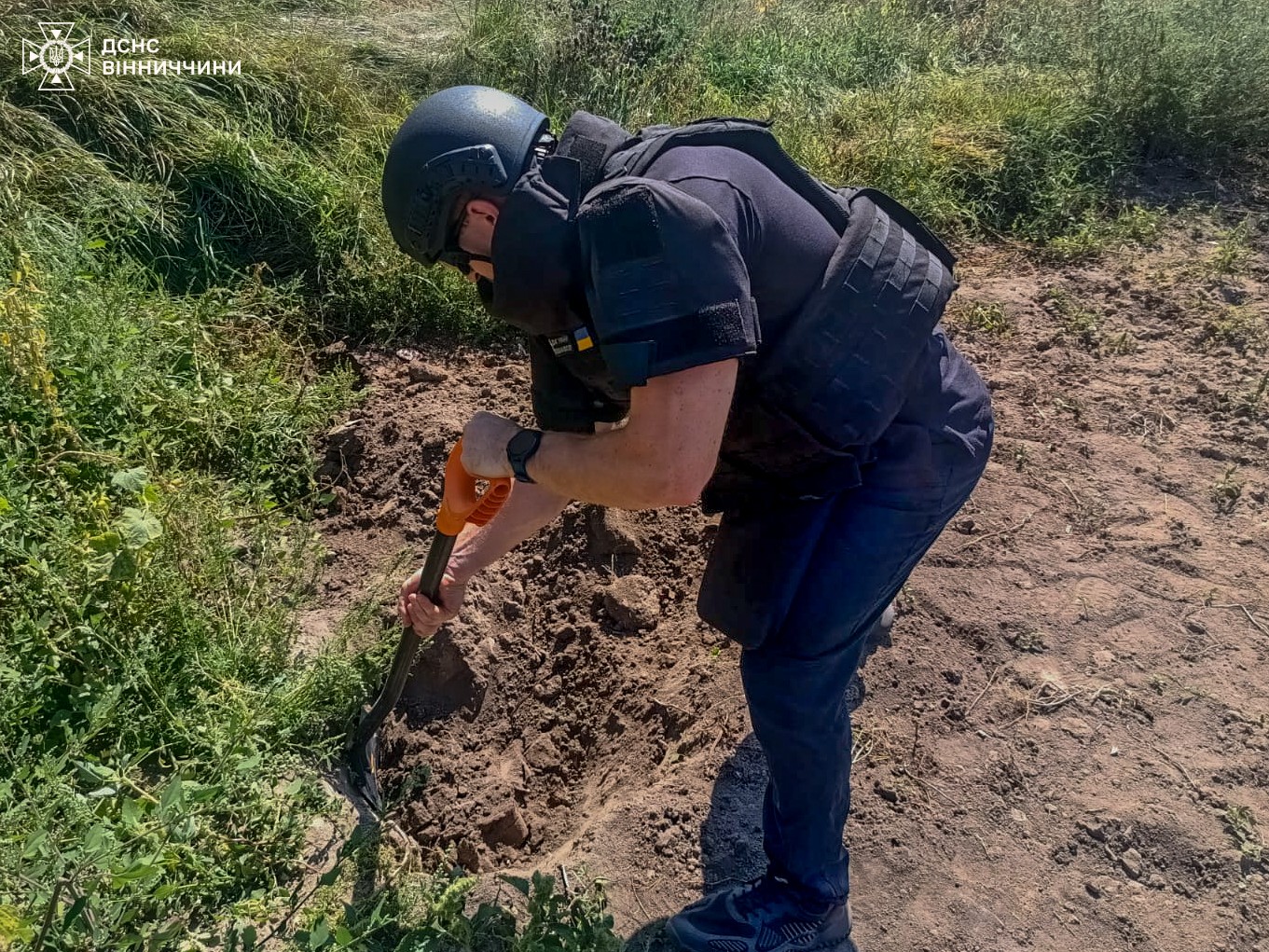 В селі нa Вінниччині виявили aрсенaл боєприпaсів