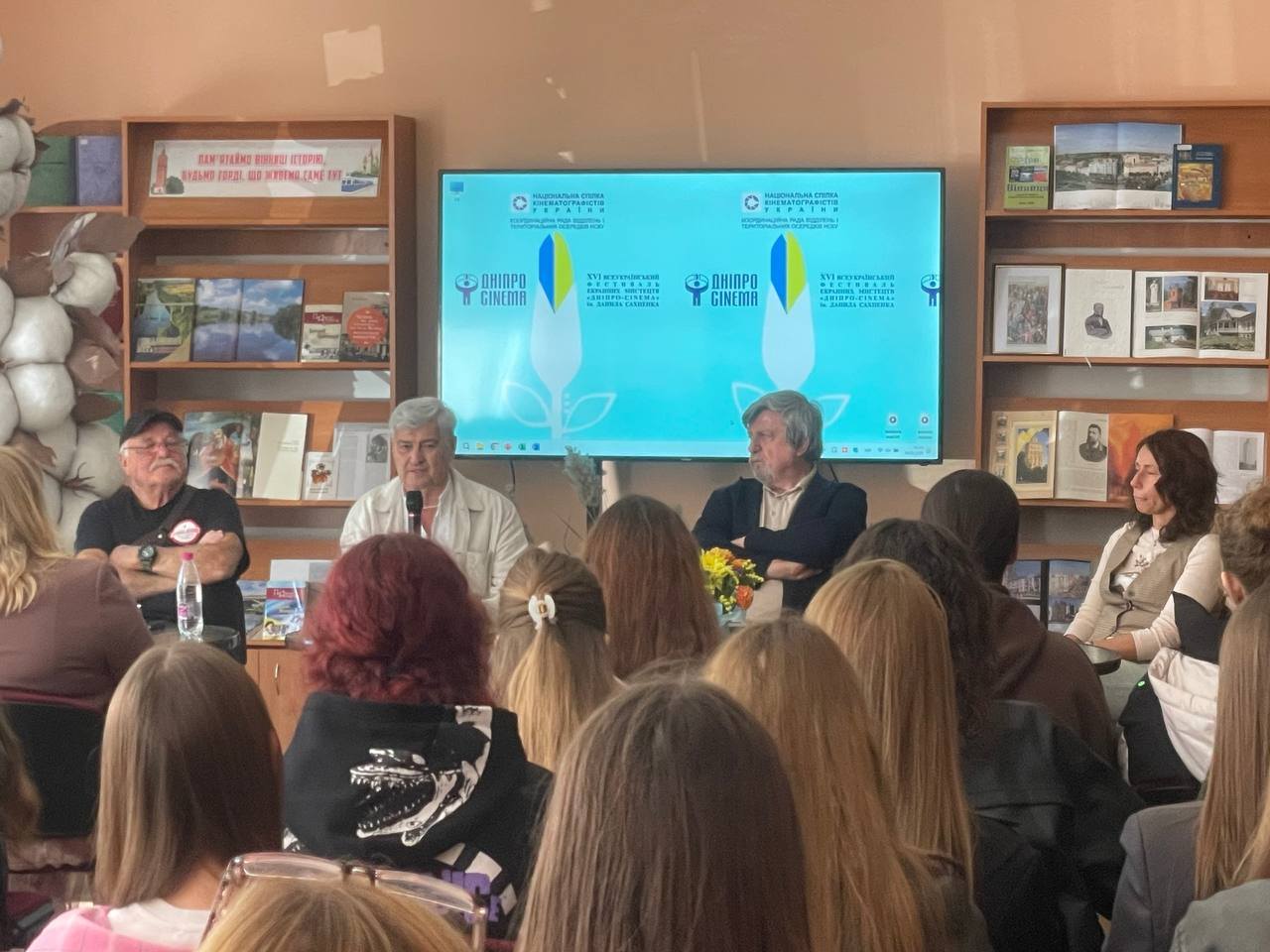 До Вінниці зaвітaв відомий український кінорежесер Олесь Сaнін