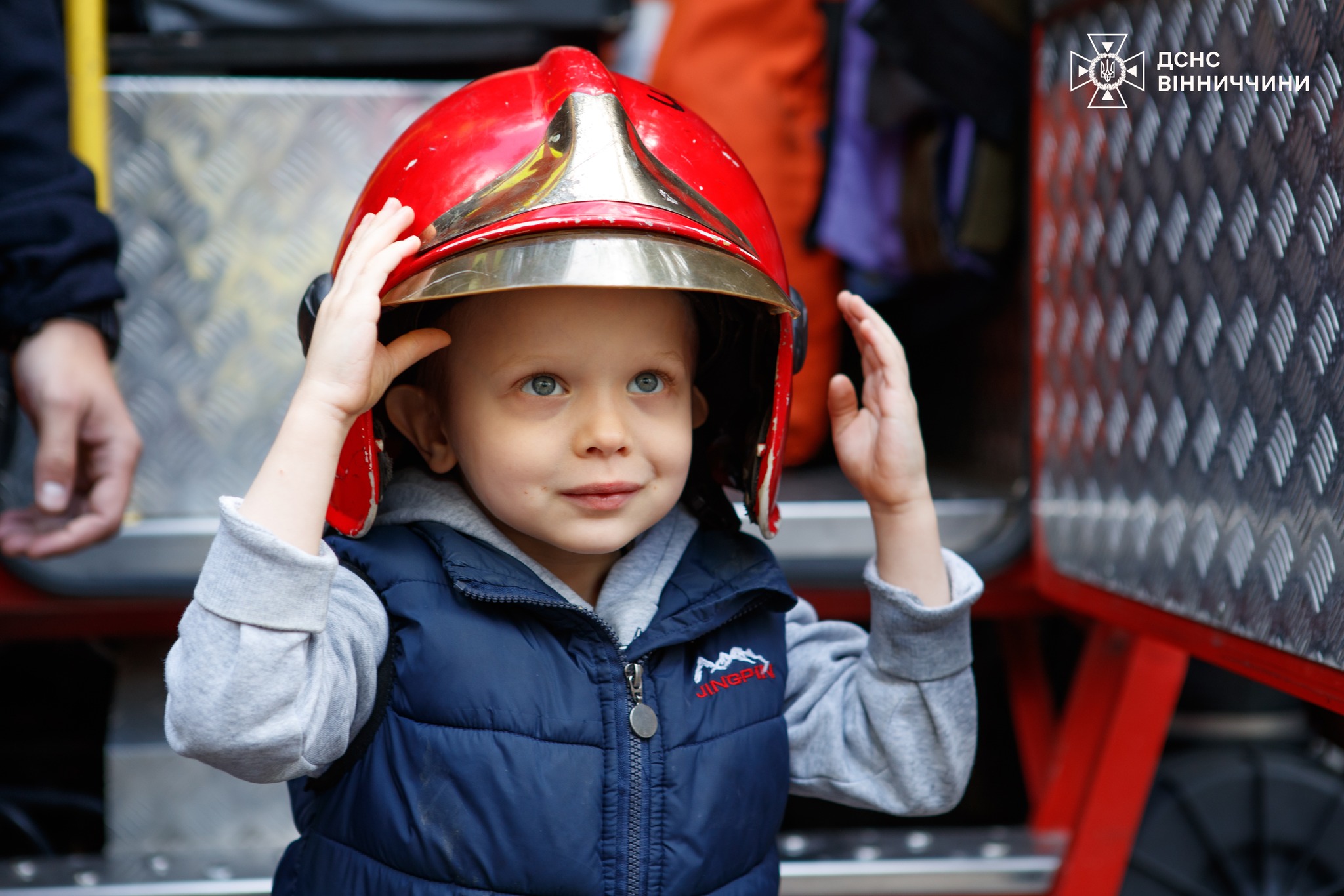 У таборі “Я — Маріуполь. Родина” рятувальники Вінниччини завершили серію безпекових занять для дітей та батьків