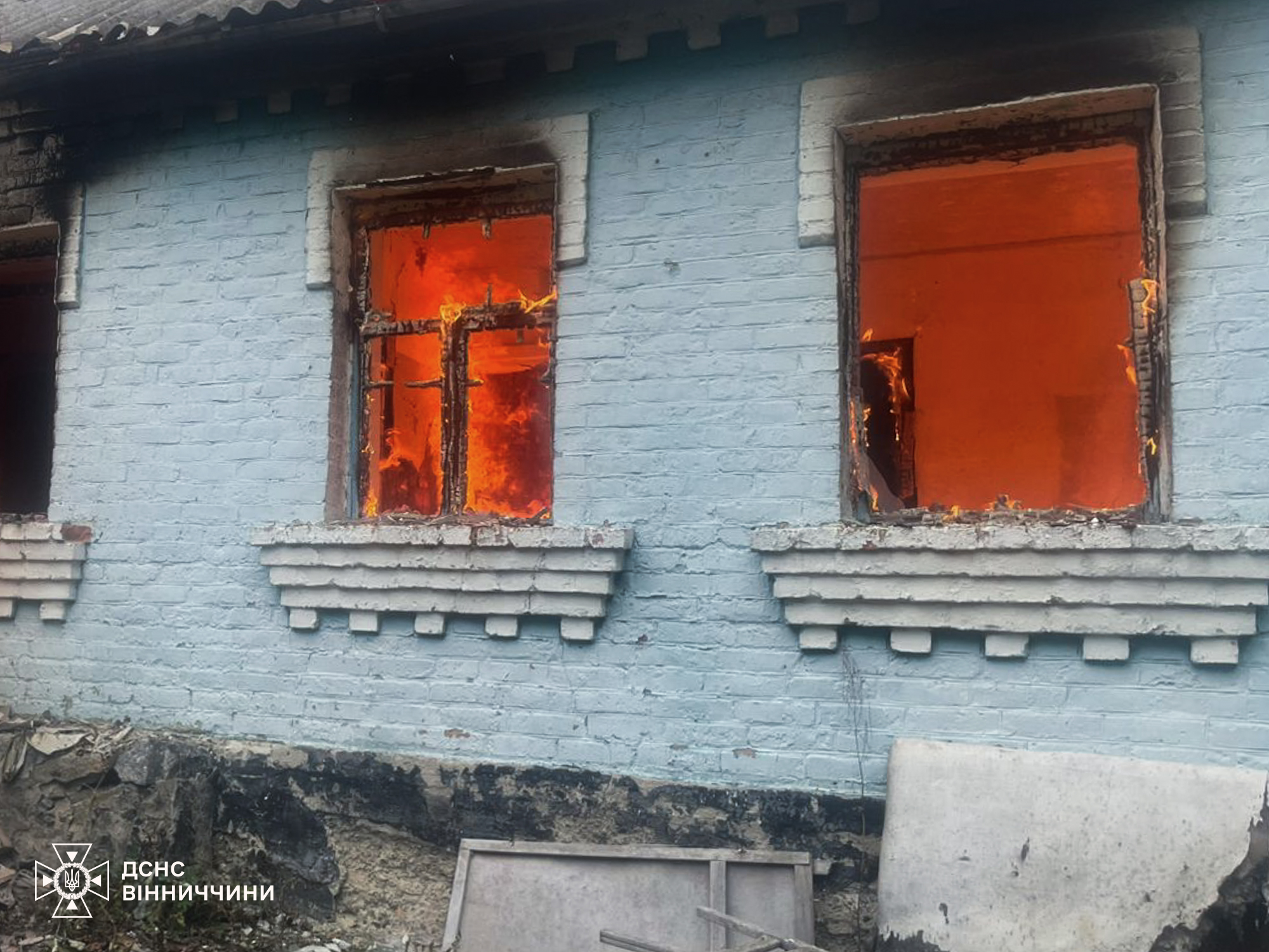 Неподалік Вінниці сталася пожежа - постраждали двоє чоловіків