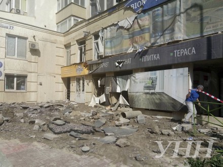 У Києві прорвало трубу з гарячою водою - ДСНС