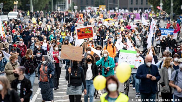 У Берліні тисячі людей вийшли на акцію за солідарне суспільство