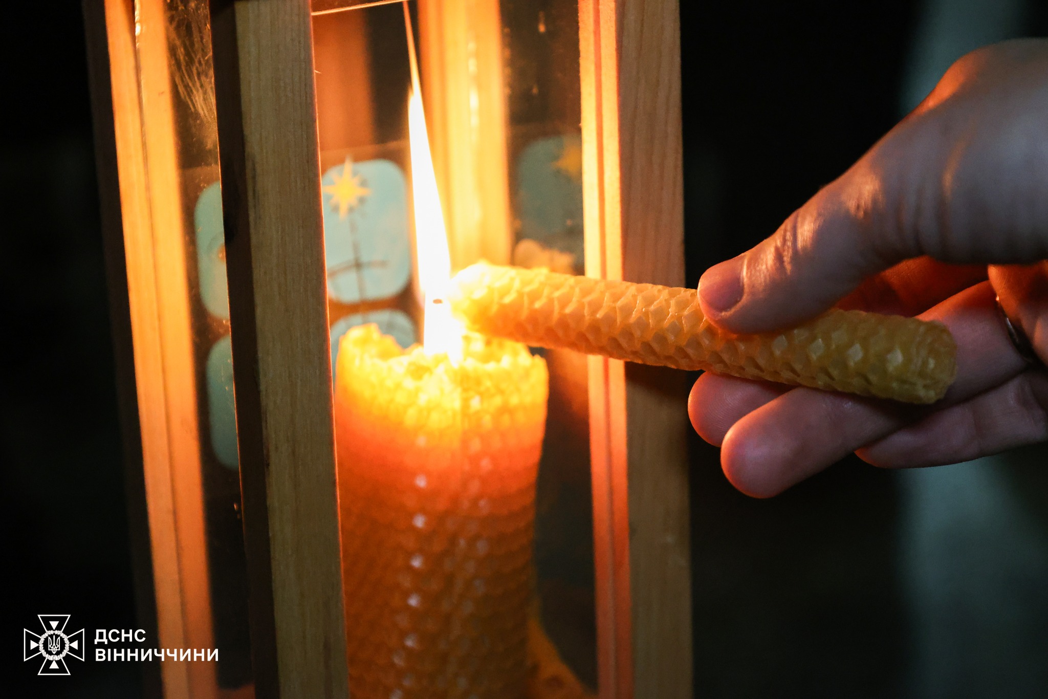 Вифлеємський Вогонь Миру передали вінницьким рятувальникам(ФОТО)