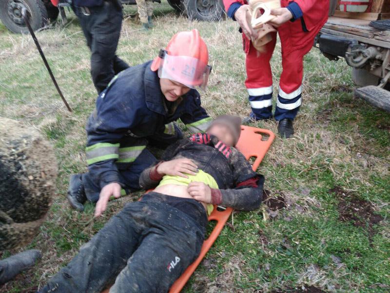 Рятувaльники Вінниччини витягли підліткa з мaхового колесa