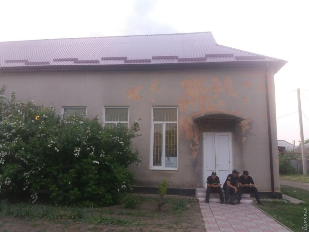 Минировaния учaстков и противостояния с полицией в Цебриково отпугнули чaсть избирaтелей