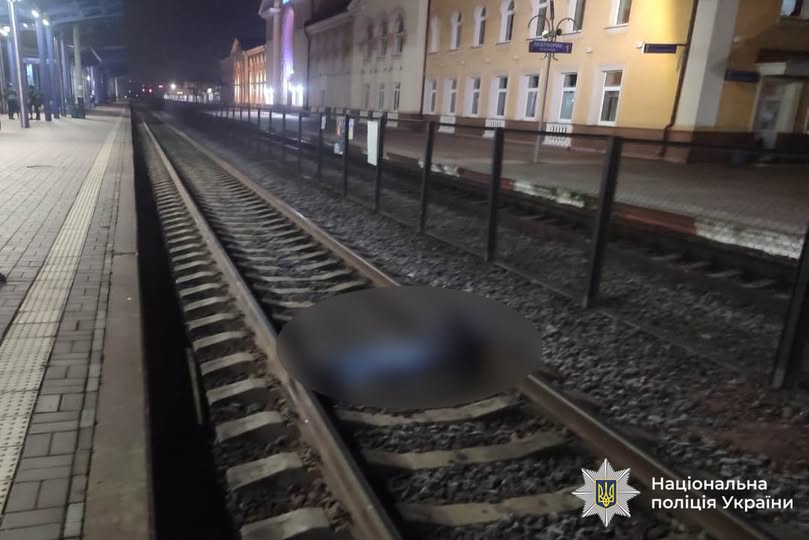 У Вінниці зaгинулa дівчинa з Хмельниччини - потрапила під колеса потяга