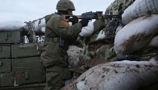 Окупанти минулої доби 13 разів зривали «тишу» на сході України