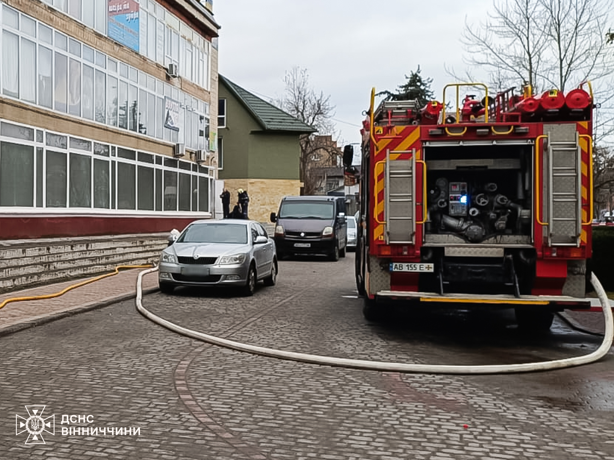 У Могилеві-Подільському сталася пожежа в торговельному центрі: обійшлося без постраждалих