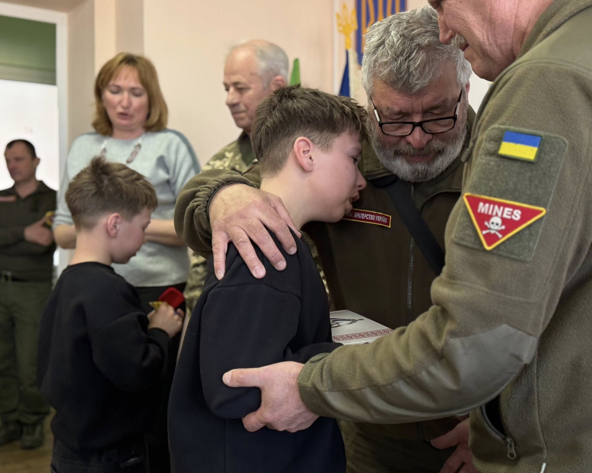 Обереги пам’яті: дітям загиблих захисників на Вінниччині передали «Батьківські серця»