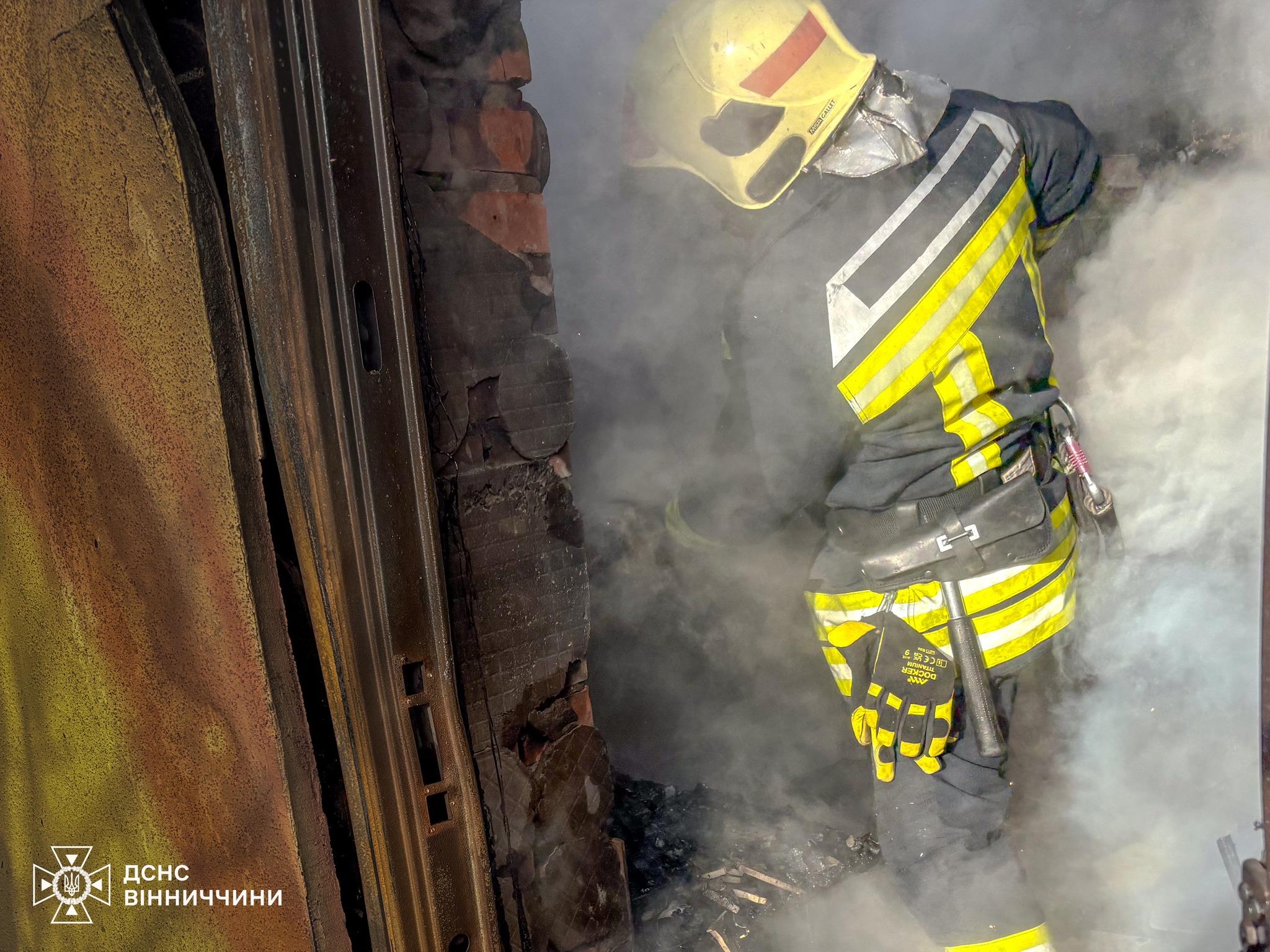 Пожежі через недбалість: на Вінниччині за добу зафіксовано 12 загорянь