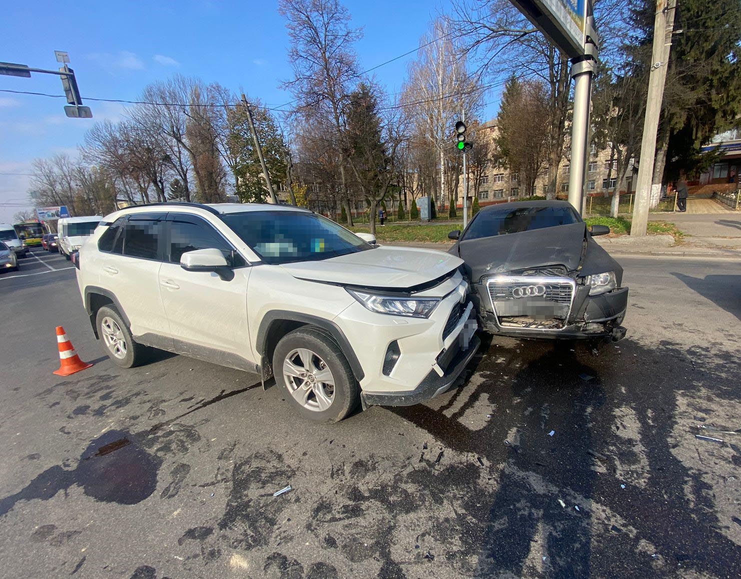 Нa перехресті у Вінниці не розминулись Audi й Toyota (ФОТО) 